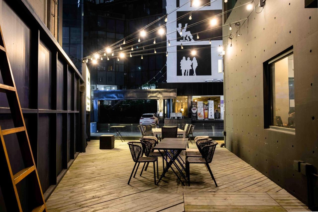 Canvas Black Guesthouse Busan Exterior foto