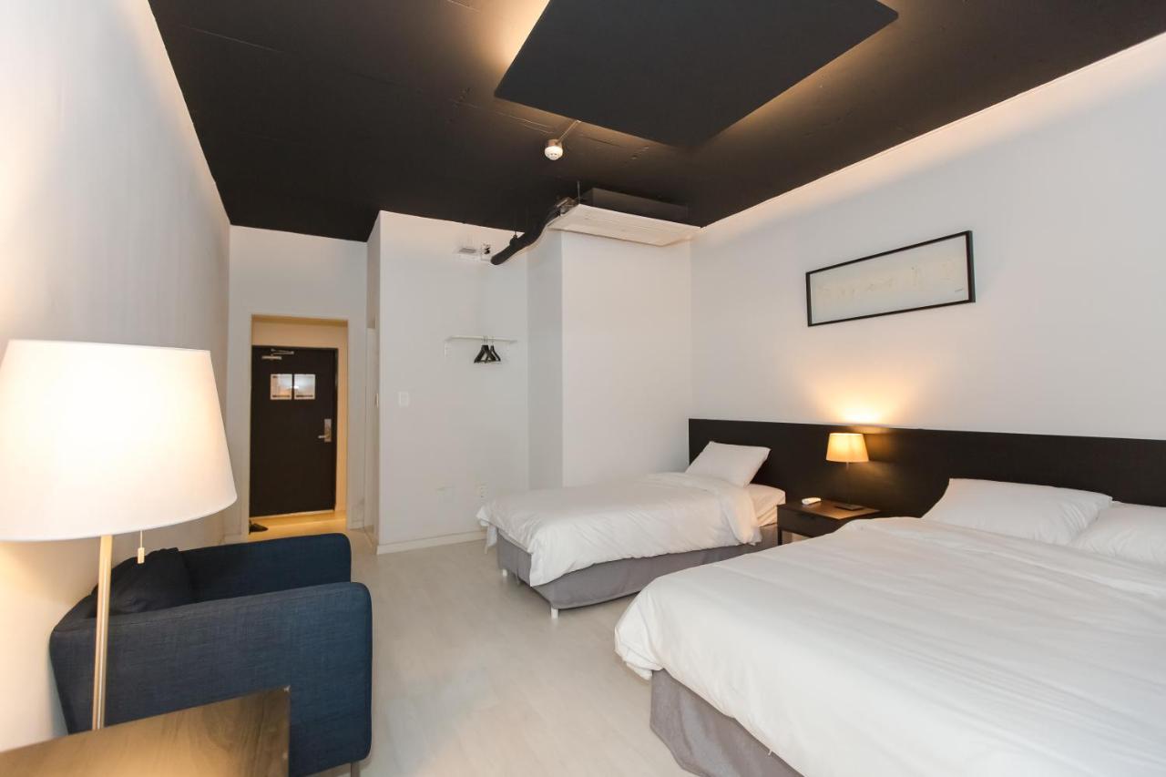 Canvas Black Guesthouse Busan Exterior foto